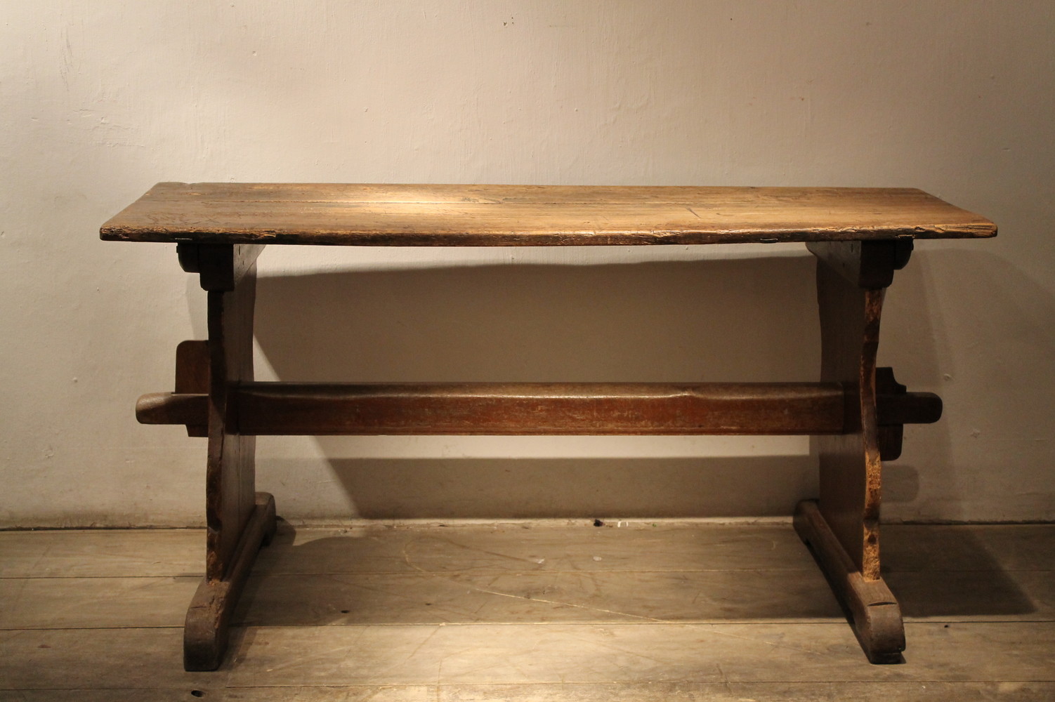  Danish baroc trestle table