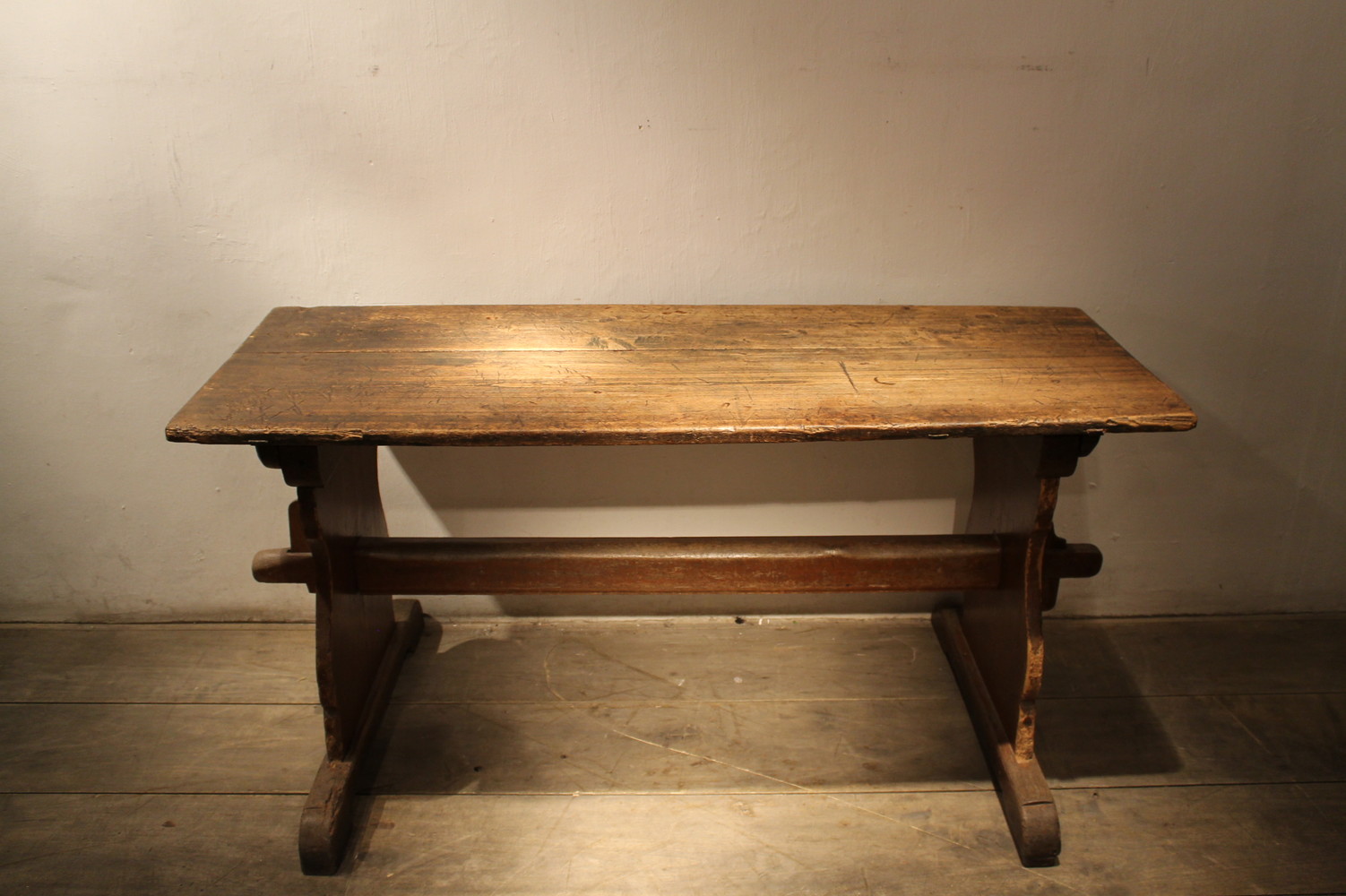  Danish baroc trestle table