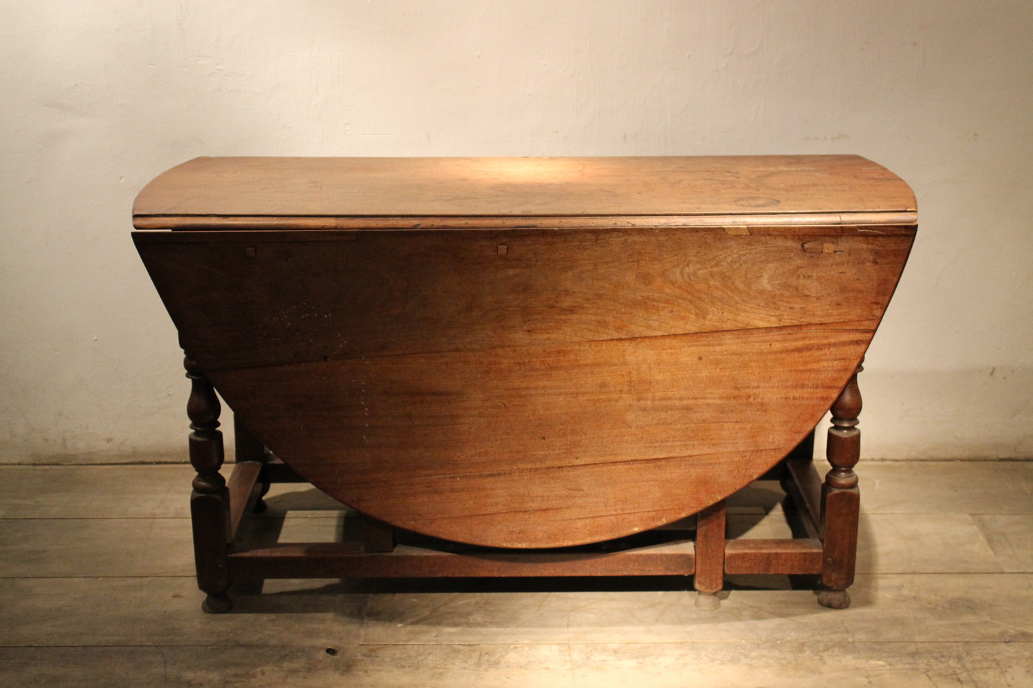 Epoque 18th century Mahogany Georgian gateleg table