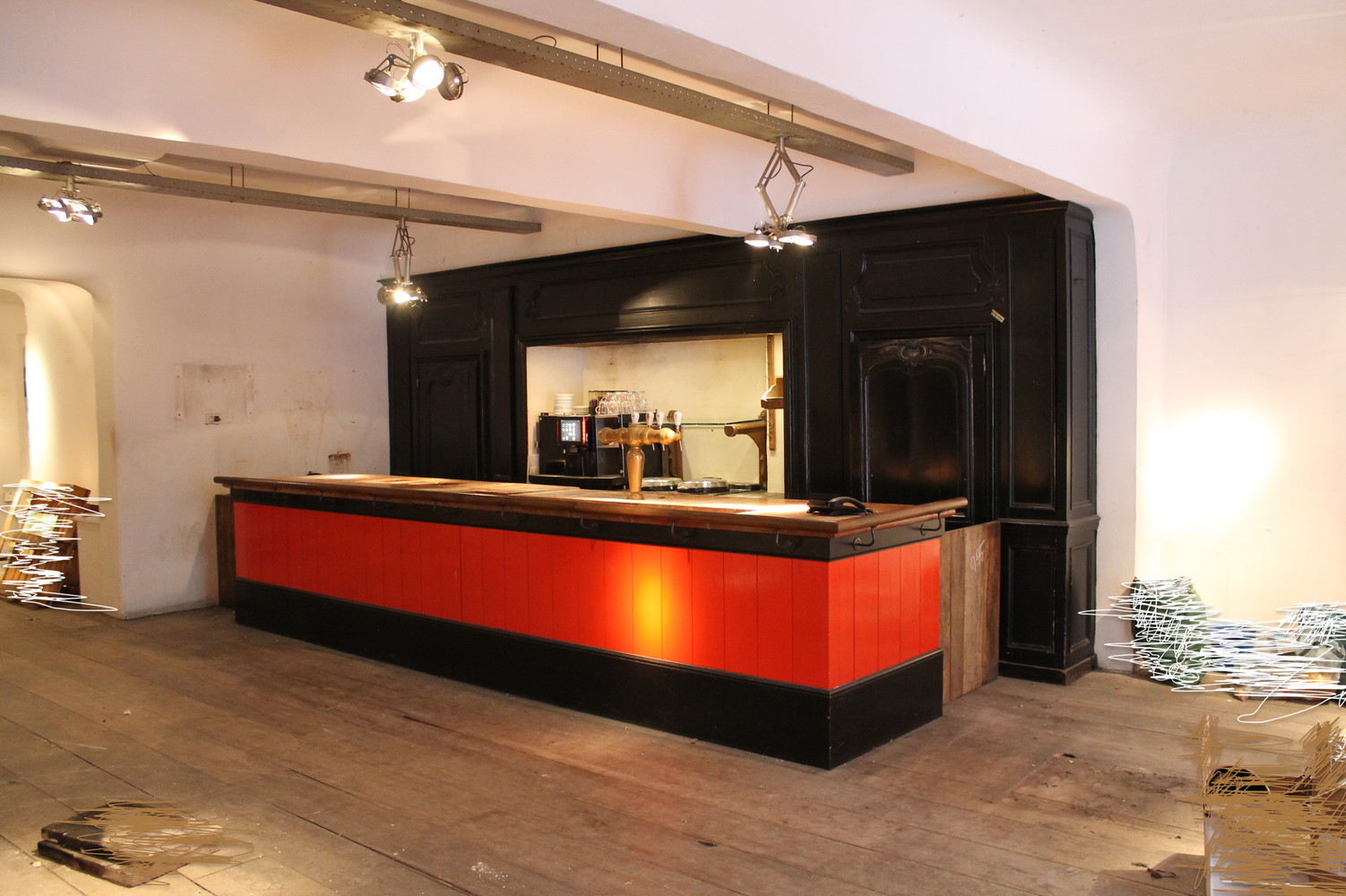  fully installed bar 