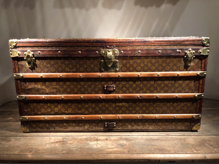 Louis Vuitton Trunk in Monogram, 110 cm Louis Vuitton Steamer