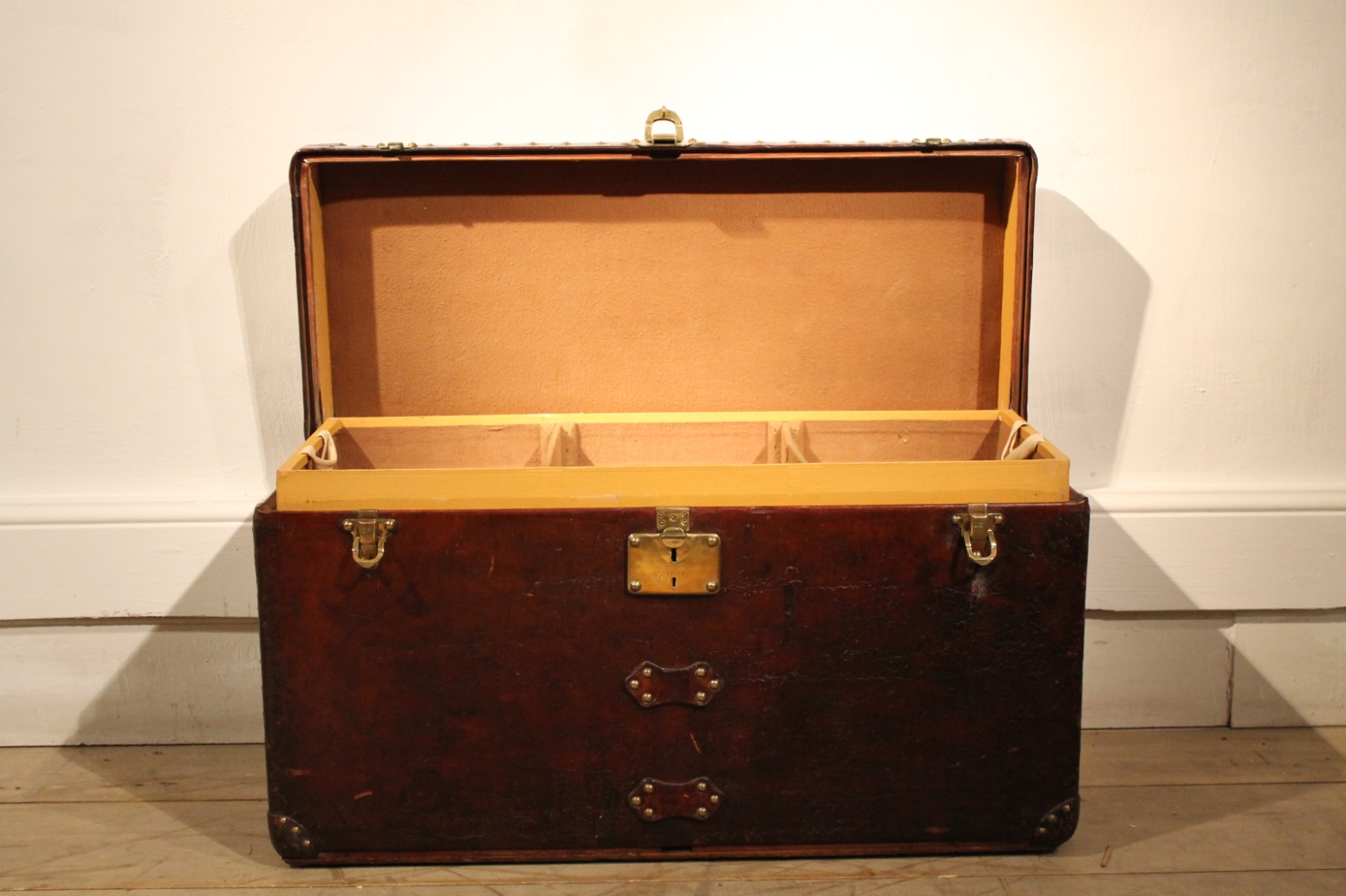 Antique Hat Trunk from Louis Vuitton, 1900