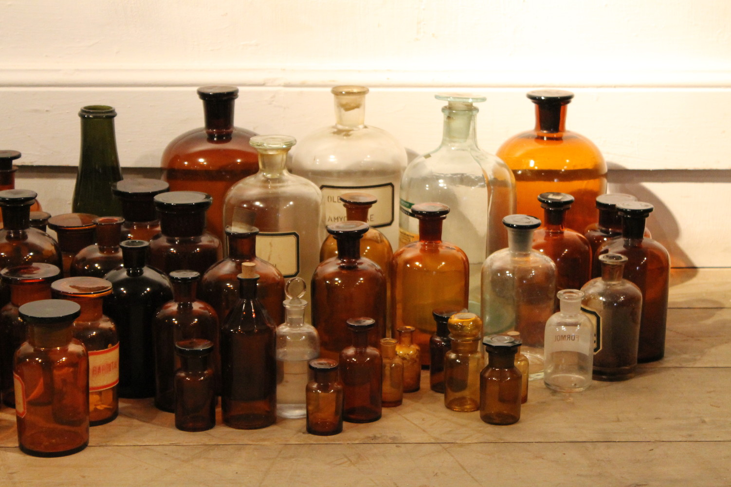selection  pharmacists jars (100)